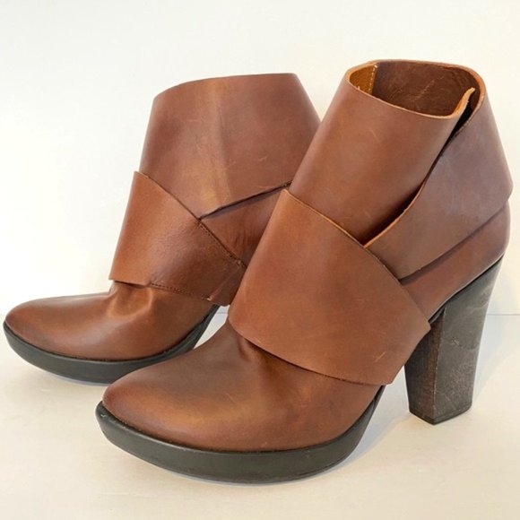 COCLICO Shoes - COCLICO leather wrap around heeled booties 35.5